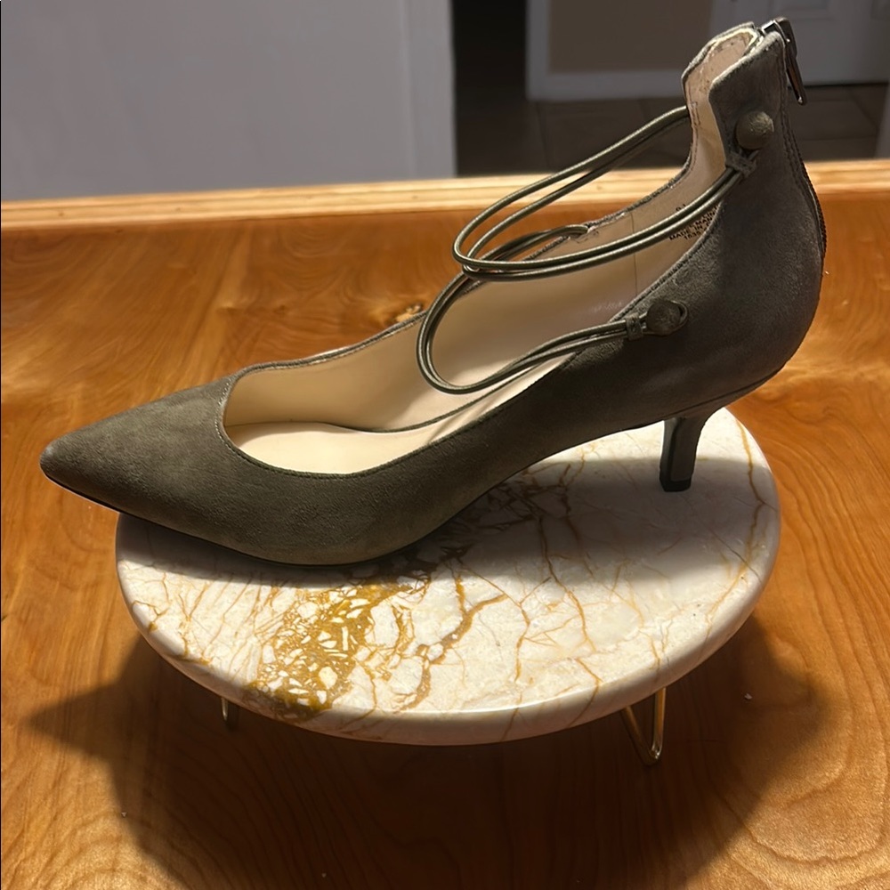 Nine West Olive Green Pumps